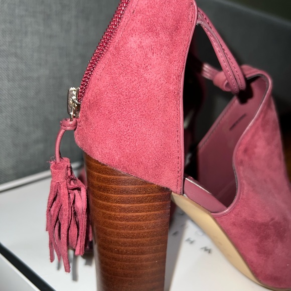 White House black market heels Sz 6 - Picture 3 of 3